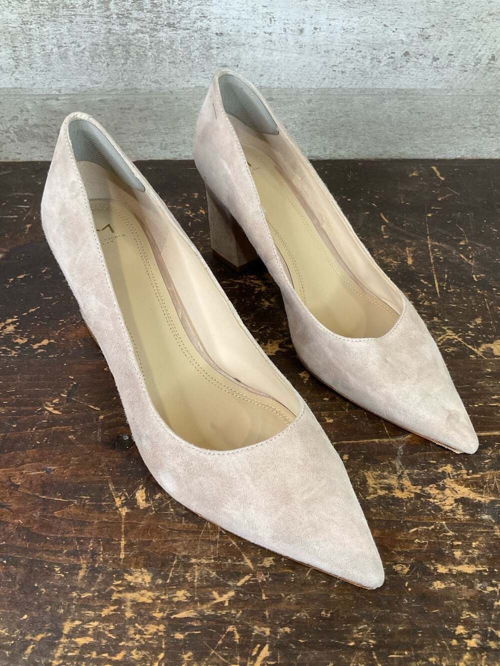 Marc Fisher LTD Zala Suede Pointed Toe Block Heel Pump in Light Natural Size 11M - Picture 3 of 10